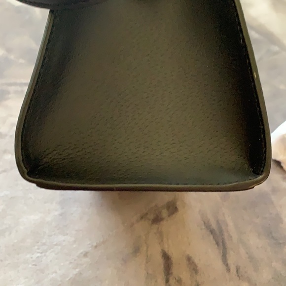 Kate Spade (7) - Picture 3 of 7